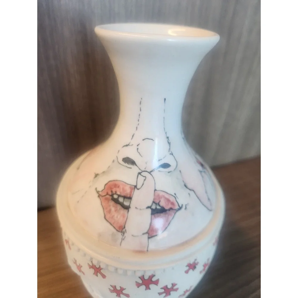 One Of A Kind Hand Made Vase Shhh! Face‎ w/Naughty Cat Ceramic Vase Signed 10